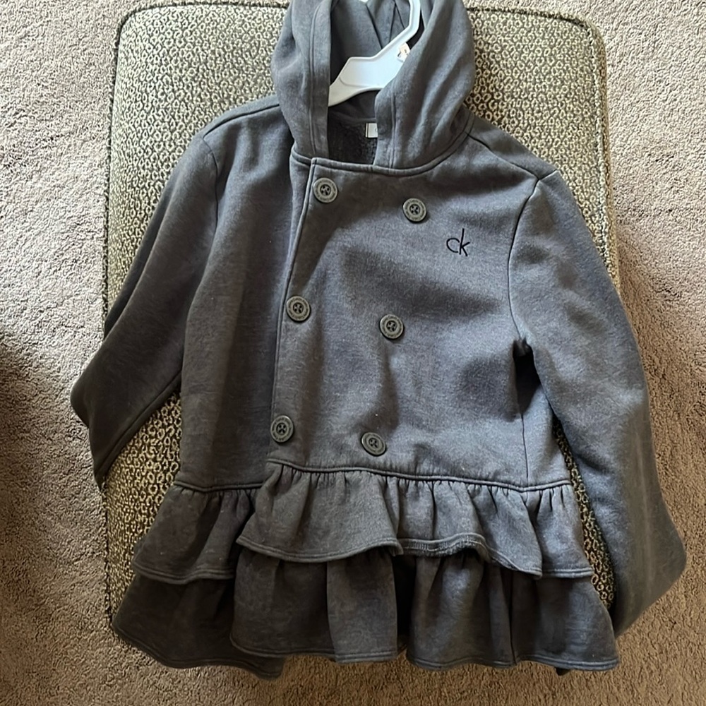 Adorable gray sweatshirt jacket